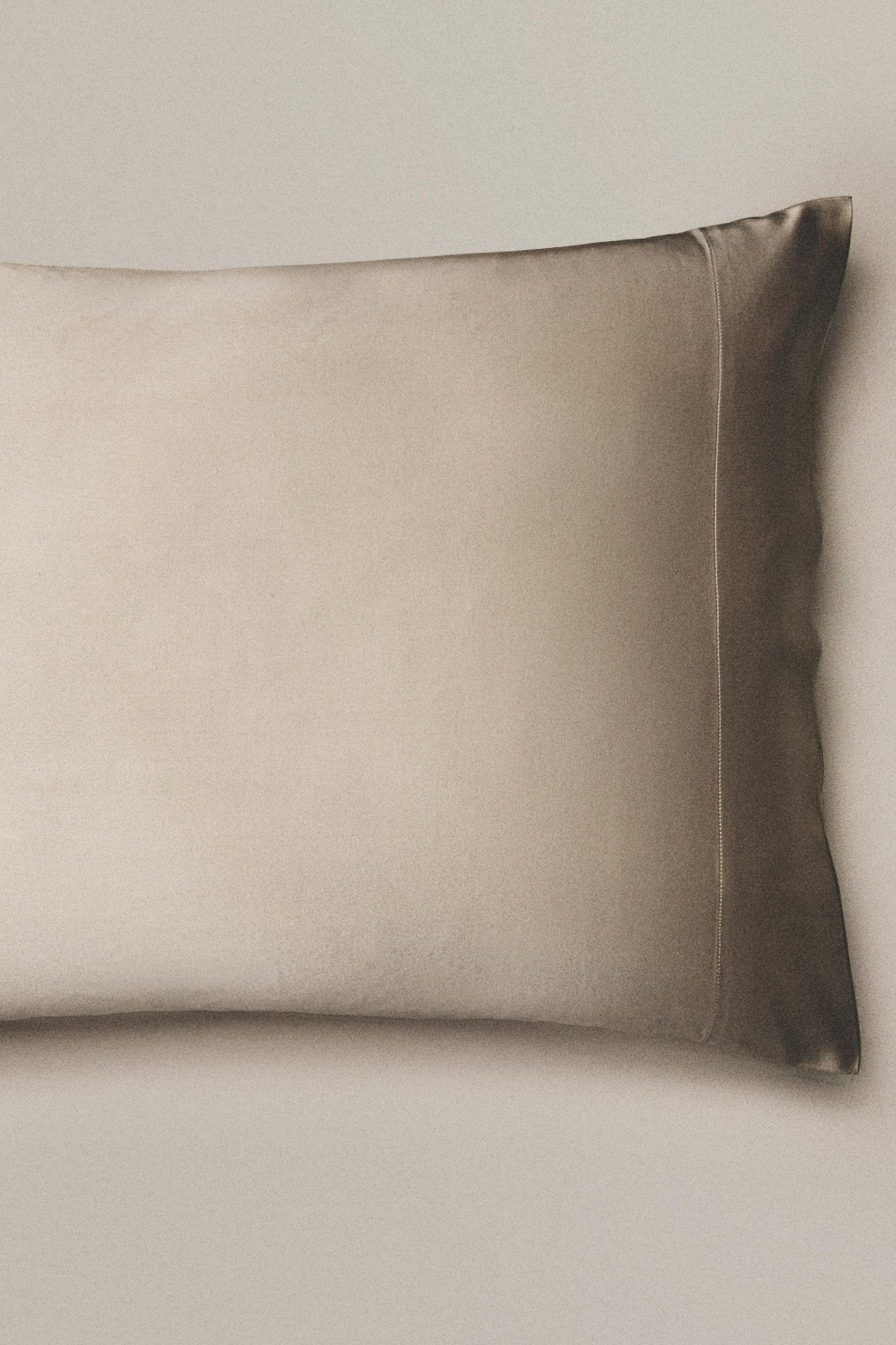MULBERRY SILK PILLOWCASE